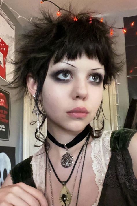 selfie of a young woman with punk mullet haircut New Hair, Punk, Punk Mullet, Punk Pixie Cut, Cortes De Cabello Corto, Edgy Makeup, Short Edgy Hairstyles, Punk Makeup, Haar