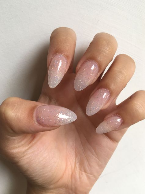 Clear Nails With Design, Clear Nails With Glitter, Acrylic Nails Glitter, Oval Acrylic Nails, Acrylic Nails Almond Glitter, Clear Acrylic Nails, Clear Glitter Nails, Glitter Gel Nails, Clear Nails