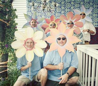 This is cute for a flower party. They can also be used for a class picture!                                                                                                                                                      More Backdrops, Photo Booth Setup, Photo Booth, Photo Booth Props, Photo Props, Creative Photos, Party Photos, Spring Party, Photo