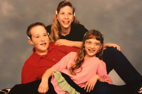 25 Funny Family Photos That Are Hilariously Awkward Portrait, Dumpling, Funny Family Photos, Awkward Family Photos, Funny Family Portraits, Awkward Family Pictures, Awkward Funny, Family Humor, Awkward Family Portraits