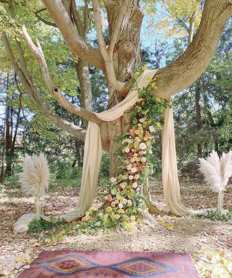 Decor Hanging From Trees, Wedding Under A Tree Decor, Trees Decorated For Wedding, Decorate Tree Wedding, Outdoor Wedding Fabric Draping, Decorating A Tree For A Wedding, Tree For Wedding Ceremony, Wedding Altar Outdoor Backdrop Ideas, Tree Decor For Wedding Ceremony