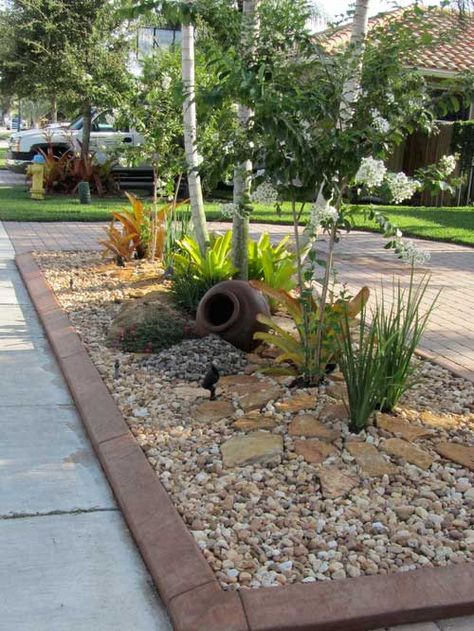 This rock garden is a good idea for water maintenance gardens. 30 Low-water Landscaping Ideas For Your Garden - Water free landscape garden ideas #landscaping #landscapeideas #lowwaterlandscape #gardenideas #farmfoodfamily Garden Landscaping, Front Garden Landscaping, Landscaping Ideas, Back Garden Landscaping, Backyard Landscaping, Yard Landscaping, Small Front Yard Landscaping, Front Yard Landscaping, Front Yard Design