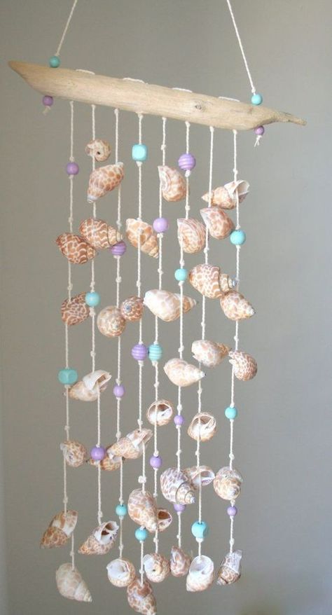 Seashell Wind Chimes, Driftwood Mobile, Shell Wind Chimes, Seashell Projects, Mermaid Room, Conchas De Mar, Shell Crafts Diy, Diy Wind Chimes, Sea Crafts