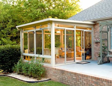 Adding a sunroom would not only make your house more attractive but also adds space, value, and a good amount of sunshine into your home. [sunroom addition, sunroom ideas] Small Sunroom, 3 Season Porch, Balkon Decor, 4 Season Room, Three Season Porch, Screened Porch Designs, Four Seasons Room, Sunroom Addition, Porch Windows