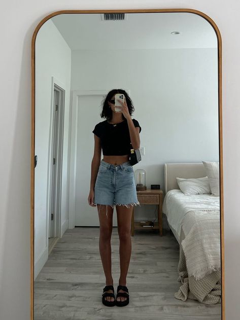 Outfits, Summer Outfits, Trendy Outfits, Shorts, Black Summer Outfits, Sandals Outfit Casual, Summer Shorts Outfits, Summer Fashion Outfits, Cute Outfits With Shorts
