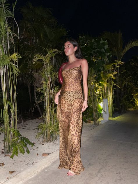 mexico outfit | tropical vacation | rat and boa | tulum | vacation outfit inspo |