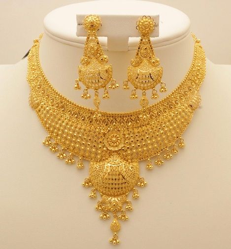 50 Grams Gold Necklace Designs - Latest Collection for Wedding Tola, Bijoux, Gold Jewelry Indian, Gold Necklace Indian, Indian Gold Necklace Designs, Gold Necklace Indian Bridal Jewelry, Gold Jewellery Design Necklaces, Gold Necklace Designs, Gold Necklace Set