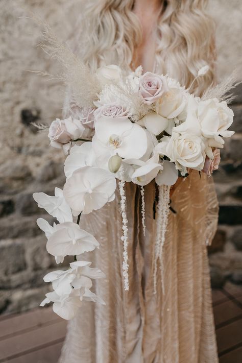 Here's How to Choose Your Wedding Flowers Based on Your Zodiac Sign Wedding Flowers, Decoration, Floral Wedding, Autumn Wedding, Wedding Decorations, Wedding Modern, Wedding Boquet, White Wedding Bouquets, Fall Wedding