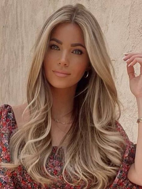 15 Low-Maintenance Haircuts for Thick Hair That Are So Chic | Who What Wear Balayage, Long Layered Hair, Low Maintenance Haircut, Thick Wavy Hair, Thick Hair Styles, Long Thick Hair, Med Long Hair Cuts, Thick Hair Cuts, Thick Coarse Hair