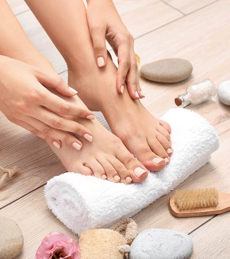 10 Easy Steps To Do A Salon-Finish Pedicure At Home Pedicure, Green Eyes, Hairdo, Wrinkles, Body Scrub, Eye Bags, Up Dos For Medium Hair, Pedicure Supplies, Pedicure At Home