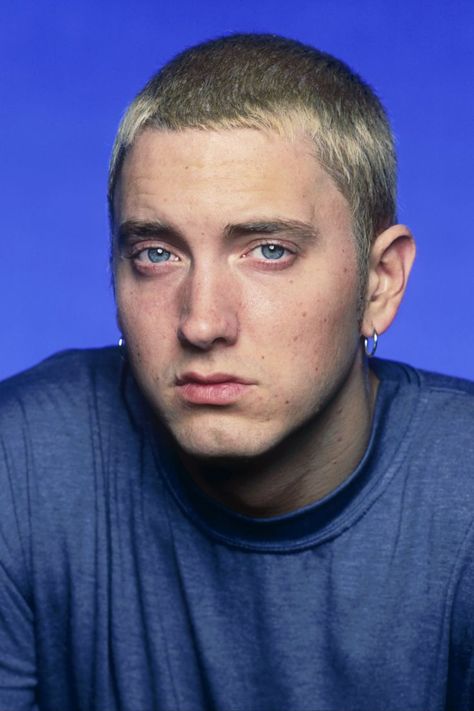 February 27, 1999: Eminem entered the Billboard Hot 100 singles chart for the first time with "My Name Is." At the time of the release of “My Name Is”, he was a virtually-unknown artist. Celebrities, Eminem, Hip Hop, Rapper, Fotos, Rap, Slim, Eminǝm, Rappers