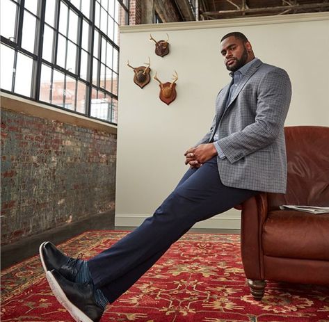 Big and tall fashion outfit with dark jeans and a sports coat for work Casual, Business Casual Men Big And Tall, Mens Business Casual Outfits, Men Work Outfits, Business Casual Big Men, Mens Sport Coat Outfit, Mens Big And Tall Fashion Casual, Business Casual Men, Big And Tall Menswear