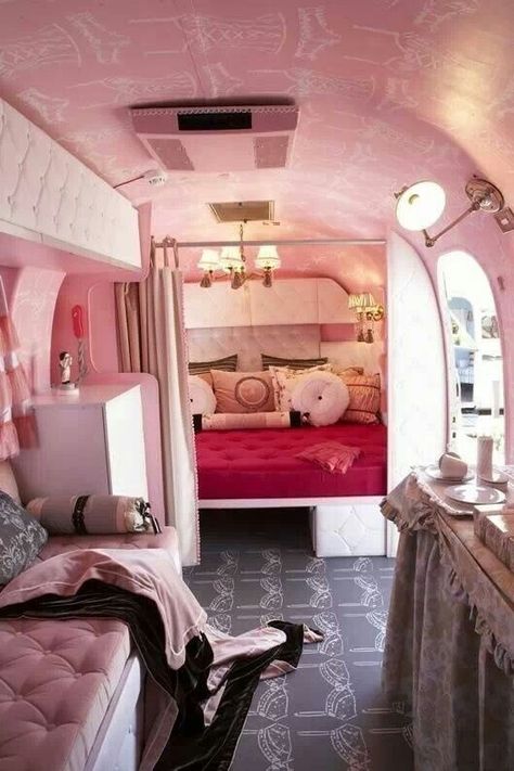 Community Post: No Longer Need To Leave The Comfort Of Your Home To Travel Retro, Airstream, Inspiration, Boho, Vintage, Interior, Design, Kamar Tidur, Haus