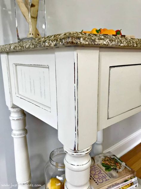 See how to distress painted wood for a farmhouse finish when you love distressed furniture. You can DIY your own distressed white furniture when distressing chalk paint with these simple steps. Video tutorial included. #paintedfurniture #howtodistresspaintedwood #distresspaintedwood #distressedfurniture #paintedkitchencart #distresswhitepaintedwood Rustic Furniture, Decoration, Furniture Makeover, Ikea, Distressed Furniture, Distressed Cabinets, Distressed Furniture Painting, Distressed Furniture Diy, White Distressed Furniture