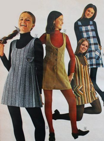 A Vintage Lookbook: Style Throughout the Decades | #vintagelookbook 1970 Casual Fashion, 70s Jumper Outfit, 70s Designer Fashion, 70 Womens Fashion, Retro Woman Outfit, 70s Reporter Outfit, 70s Jumper Dress, 80s Aesthetic Dress, 1970 Style Woman