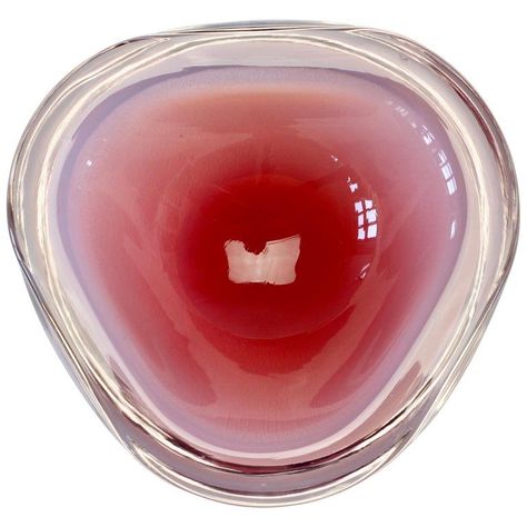 Cenedese vintage Italian Murano glass bowl, serving dish or ashtray, circa 1965-1975. Utilizing the Sommerso technique this large, heavy piece of glass features a triangular design of opaline white over pink toned glass to create a stunning centre piece which captures the light beautifully and would make a wonderful serving bowl or conversation piece. Rare piece of glass in collector’s condition. Pottery, Hand Blown Glass, Ceramics, Decoration, Murano Glass, Glas, Hand Blown, Muri, Bowl