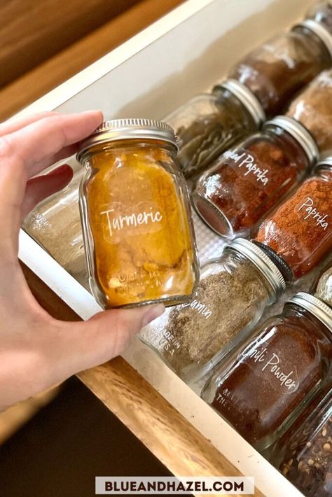 Mason Jars, Spice Jars, Glass Spice Jars, Spice Containers, Diy Spice Jars, Spice Storage, Storing Spices, Spice Organization, Spice Jar Labels