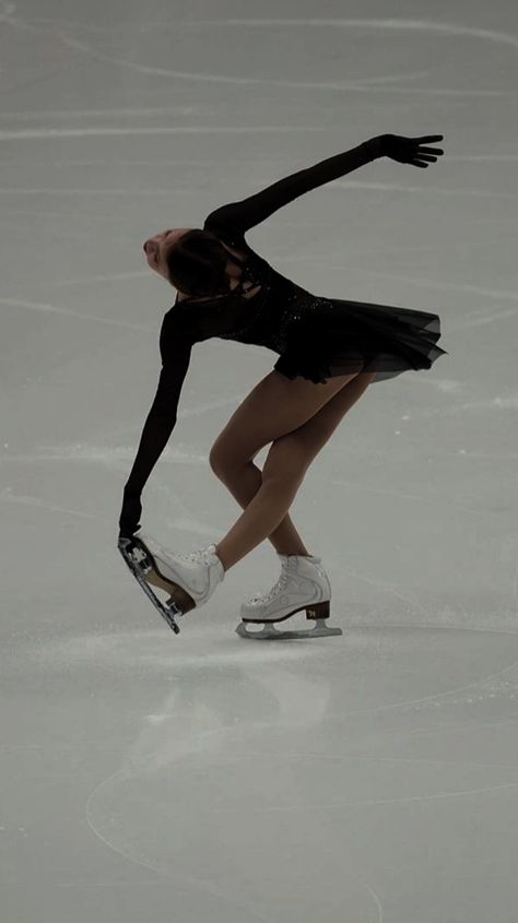Figure Skating, Ice Hockey, Russian Figure Skater, Figure Skater, Figure Skating Jumps, Figure Skating Outfits, Figures, Figure Ice Skates, Figure Skating Olympics
