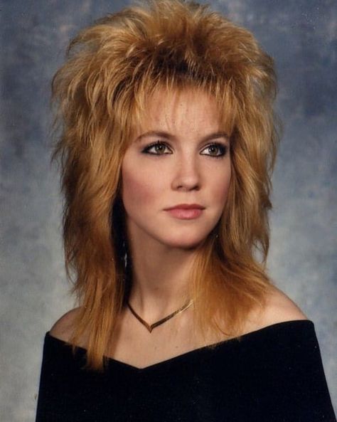 31 of The Best 1980s Hairstyles for Women – HairstyleCamp Pageant Hair, 1980s Hair, Rocker Hair, 70s Hair, 80s Hair, 80s Rocker, 80s Mullet, 80s Haircuts, Capelli