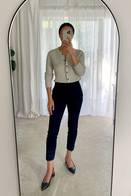 Casual, Outfits, Inspiration, Office Outfits, Cardigan Office Outfit, Fall Workwear, Classic Cardigan Outfit, Cardigan Work Outfit, Cardigan Outfit Work