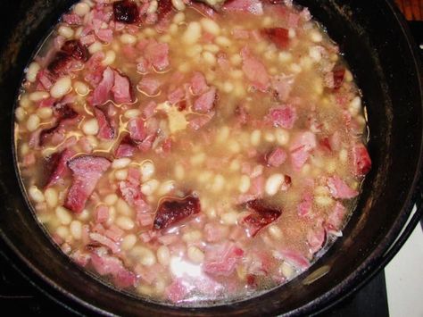 Ham Hocks And Beans, Beans Recipe Crockpot, Cheap Meals, Cooking Recipes, Pot Recipes, Dishes, Frugal Meals, Bean Recipes, Ham And Beans