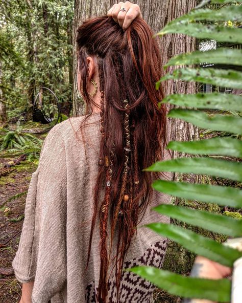 dreadlocks & dreamscapes en Instagram: “I am absolutely in love with this peekaboo set I did the other day! It's such an amazing way to get dreads without having to commit to a…” Hairstyle, Long Hair Styles, Haar, Peinados, Dreadlocks Girl, Dreads Girl, Dread Hairstyles, Dreads, Dream Hair