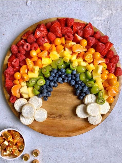 Snacks, Fruit, St Patrick, Rainbow Snacks, Charcuterie Board, Rainbow Food, Snack Board, Charcuterie Recipes, Birthday Food
