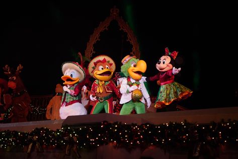 The Three Caballeros in Mickey's Merriest Christmas Celebration Castle Show in Disney World Disney World Trip, Orlando, Walt Disney, Disney, Disney World Christmas, Disney World Christmas Party, Disney Christmas, Disney World, Disney Theme Parks
