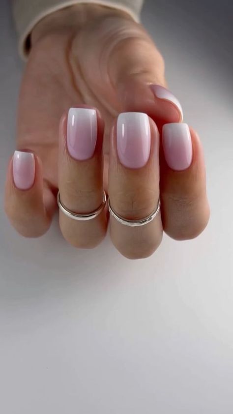 Spring Nails Ombre 2024 18 Ideas: A Fresh Look for a New Year Ombre, Uñas Decoradas, Trendy Nails, Casual Nails, Classy Nails, Elegant Nails, Cute Nails, Work Nails, Nails Inspiration