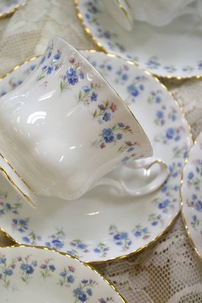 Bone China, Delft, Vintage, Vintage Dishes, Tea Cups Vintage, Vintage Cups, Antique Dishes, Tea Cup Saucer, Vintage Tea