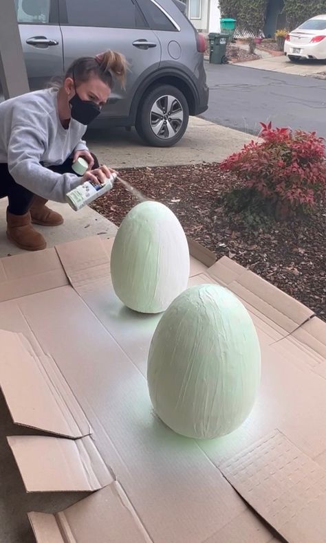 DIY Giant Porch Easter Eggs (Grandin Road Dupe) - Sunrise Valley Farm Co Diy, Bunnies, Decoration, Groot, Holidaze, Dyi, Primavera, Esster, House