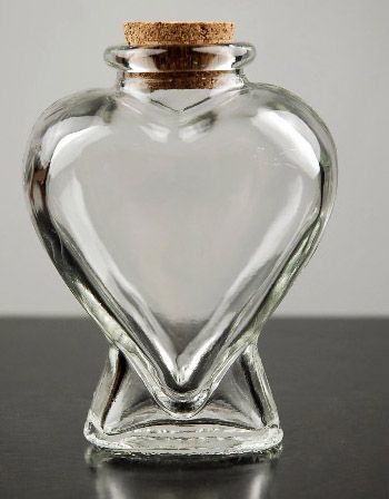 Decoupage, Perfume, Valentine's Day, Harry Potter, Bottles And Jars, Diy Wedding Favors, Bottle, Perfume Bottles, Bottle Crafts