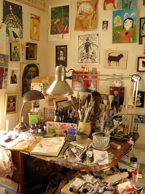 How Clutter Drains Your Brain (and How to Declutter) Decoration, Design, Studio, Inspiration, Art Studio, Art Studios, Art Studio Space, Art Studio Room, Artist Studio