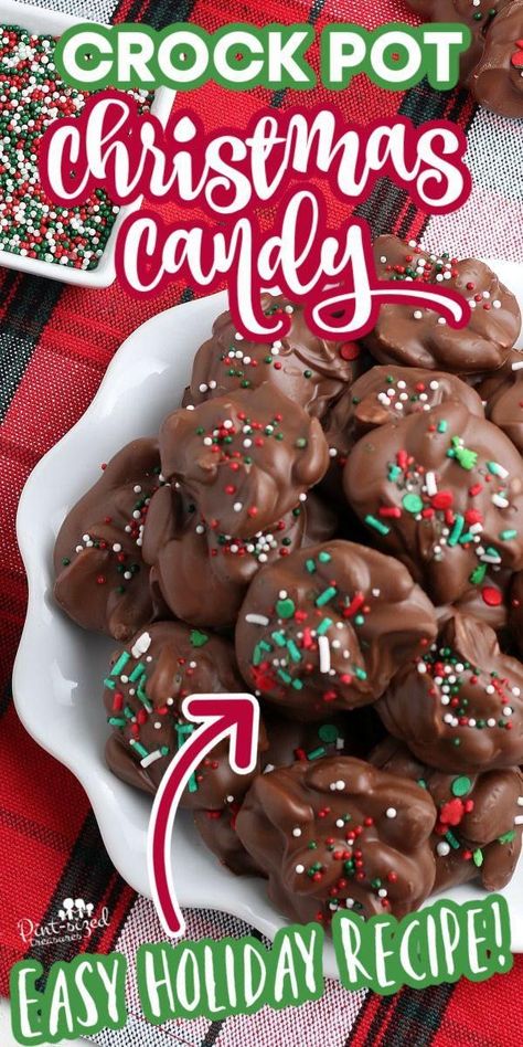 Grab a few ingredients and a slow cooker, and you can make Christmas crockpot candy from Pint-sized Treasures! It's a simple recipe that only takes five minutes to prep! Make the holidays sweeter with this homemade chocolate candy that's super easy to make! Slow Cooker, Fudge, Crockpot Candy Recipes, Crockpot Christmas, Crockpot Candy, Christmas Candy Recipes, Easy Christmas Candy Recipes, Christmas Food Desserts, Christmas Candy Homemade