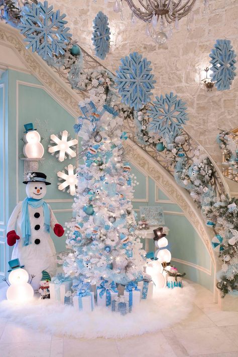 It's a Tiffany Blue Christmas over here at Turtle Creek Lane, and I can't wait to show you how to create a similar look! Decoration, Natal, White Christmas, Winter Christmas, Winter Wonderland Christmas, Christmas Deco, Navidad, Blue Christmas Decor, White Christmas Decor