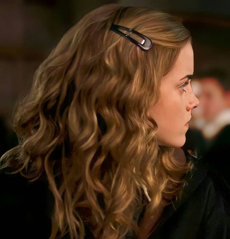 Hermione Granger, New Hair, Hermione, Hermione Granger Hair, Hermione Hair, Hair Photo, Harry, Hair Pictures, Harry Potter Hairstyles