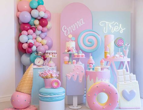 Birthday Parties, Candy Party, Theme Party Decorations, Candyland Party, Candy Birthday Party, Candy Land Birthday Party, Birthday Party Themes, Candy Theme Birthday Party, Birthday Party Decorations