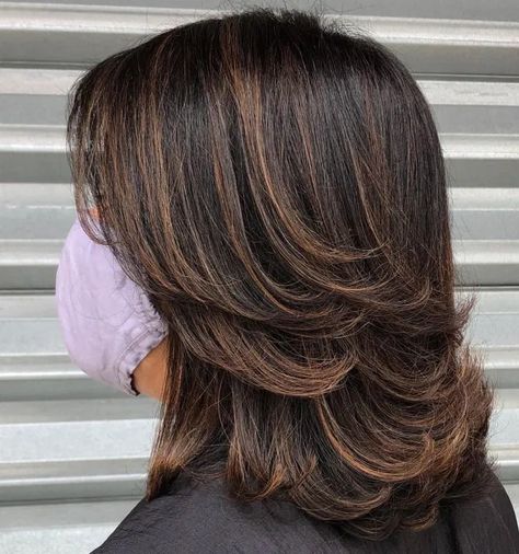 50 Medium Haircuts for Women That’ll Be Huge in 2021 - Hair Adviser Haircuts For Medium Hair, Shoulder Length Hair Cuts, Medium Length Hair Cuts, Medium Length Hair Styles, Medium Short Haircuts, Haircuts Straight Hair, Short Layered Haircuts, Medium Curly Hair Styles, Medium Hair Styles