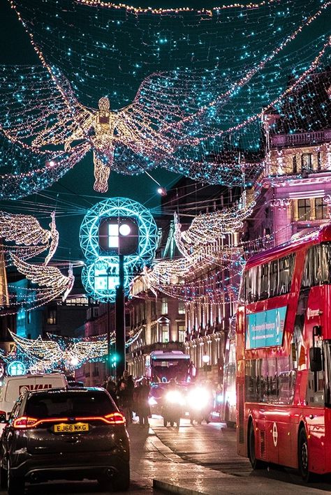 Are you looking for a winter getaway to London? If so, you're in luck because the Regent Street Christmas lights are one of the city's most popular attractions during the holidays. The festive decorations start going up in early November and stay up until the end of December, so there's plenty of time to plan a trip. As you walk down this iconic street, be sure to look up at the beautiful light show that takes place overhead. It's definitely worth a visit! 📸: Jamie Davies #travel #aesthetic Uk Christmas Markets, Christmas Markets Uk, Edinburgh Christmas, Christmas Travel Destinations, Christmas In England, Christmas Getaways, Christmas Uk, London Winter, Christmas Destinations
