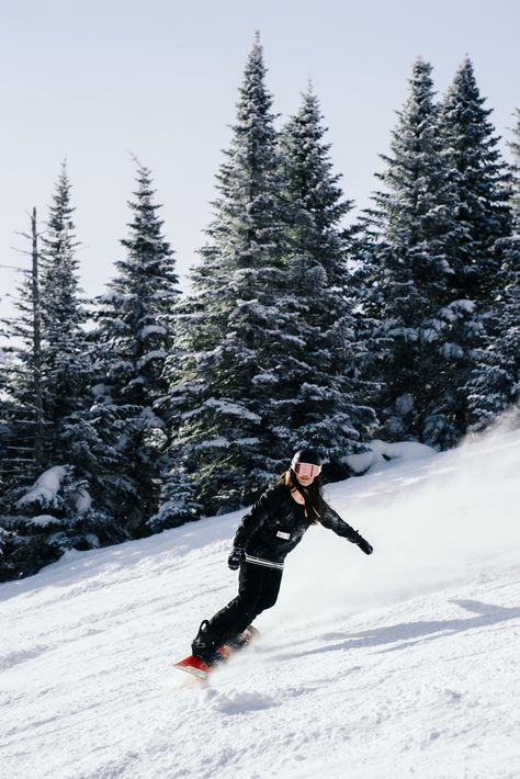 Ideas, Winter Sports, Winter, Snowboarding Pictures, Snowboard Pictures, Snowboarding Aesthetic, Snowboarding Photography, Snowboarding Pics, Snowboarding Girl