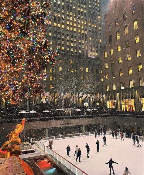 NYC • Chrisrmas • Ice skating • Christmas Tree • Winter Aesthetic • Winter Vibes • Snow • Cold Winter, New York City, Paris, Nyc Aesthetic, Nyc Christmas, Nyc, Nyc Life, City Aesthetic, New York Aesthetic