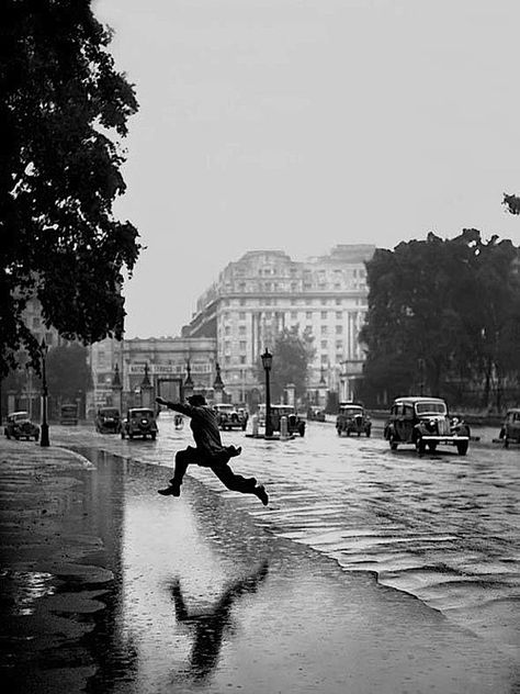 luzfosca:  Jumping the puddle, Hyde Park - London, 1939  From Hulton Collection Old London, London, Street Photography, Vintage, Vintage Photos, Black And White Photography, Black And White Photographs, Black White Photos, Old Photos