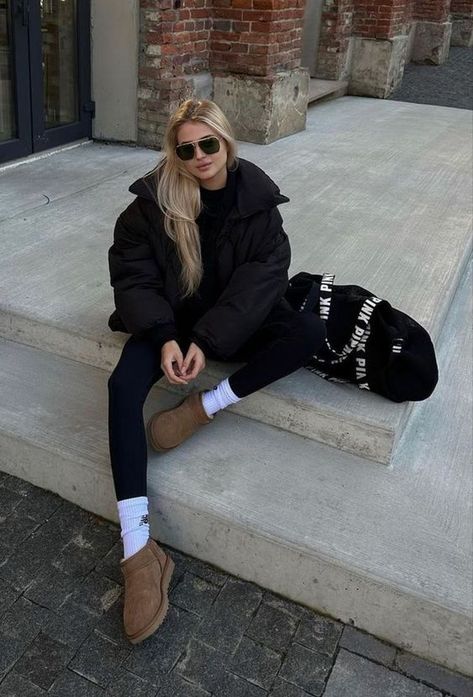 10+ CHIC FALL OUTFITS FOR AUTUMN | FALL OUTFITS 2023 Fashion, Balmain, Nike, Casual, Burberry, Winter, Outfits, Style, Trendy