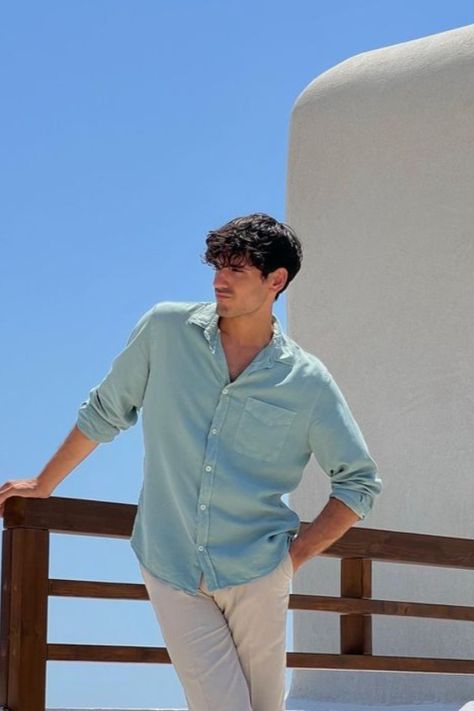 Stay comfortable and chic: Summer men's shirts!