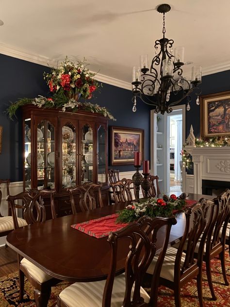 Home Décor, Dining Room, Dining Rooms, Decoration, Dining Room Table, Victorian Dining Room Table, Dining Room Victorian, Dining Area, Elegant Dining Room