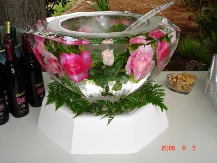 Pink Pink, Decorations, Diy, Floral Ice Bucket, Edible Flowers, Wedding Food Display, Floral Ice, Catering Display, Wedding Food Stations