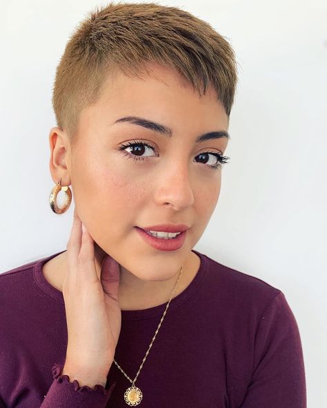 Women with long face shape can pull off crew cut pixie, and the result is breathtaking! Short Hair Styles, Short Hair Cuts, Great Haircuts, Medium Hair Styles, Very Short Pixie Cuts, Hair Cuts, Pixie Haircut, Long Face Shapes, Short Hairstyles For Women