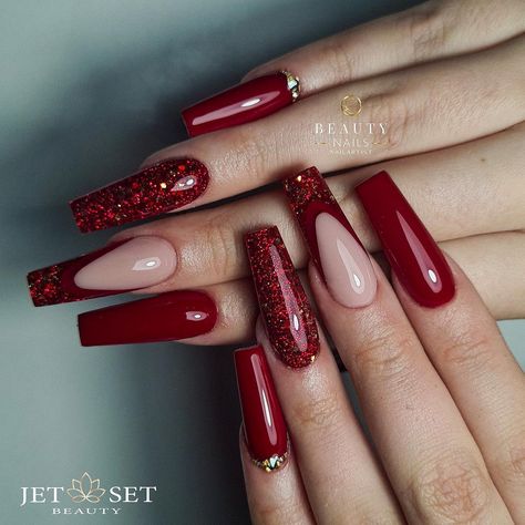 Trendy Nails, Nails Inspiration, Red Nails Glitter, Coffin Nails Designs, Red Acrylic Nails, Acrylic Nails Coffin Short, Red Nails With Glitter, Pink Acrylic Nails, Red Nail Designs