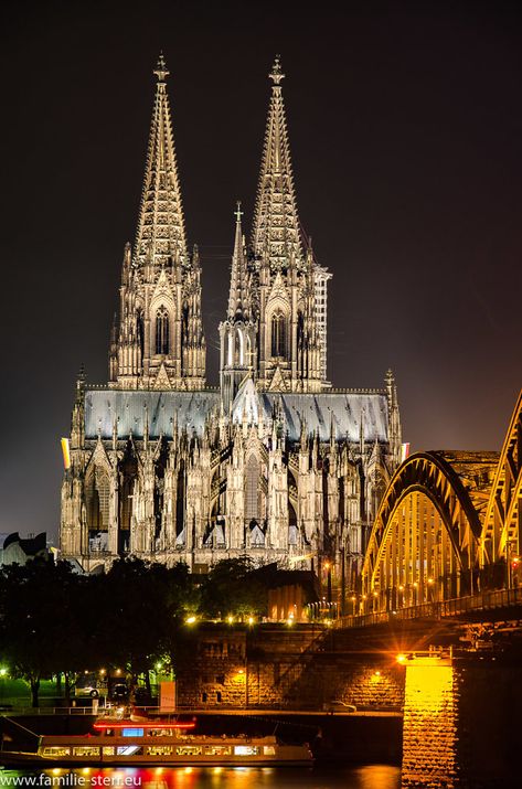 Kölner Dom Architecture, Kölner Dom, Köln, Koln, Gothic Architecture, Trip, Deko, Gothic Architecture Drawing, Cologne Cathedral