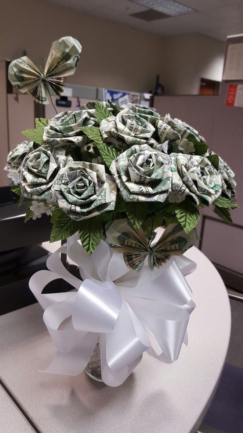 Money dollar origami roses and butterflies Bouquets, Crafts, Gift Ideas, Money Bouquet, Money Gift, Money Flowers, Money Lei, Flower Gift Ideas, Graduation Money Gifts